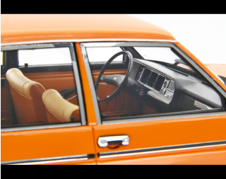Fiat 131 1600 Mirafiori Special 1974 Arancione - Orange Laudoracing 1:18 Resinemodell (Türen, Motorhaube... nicht zu öffnen!)